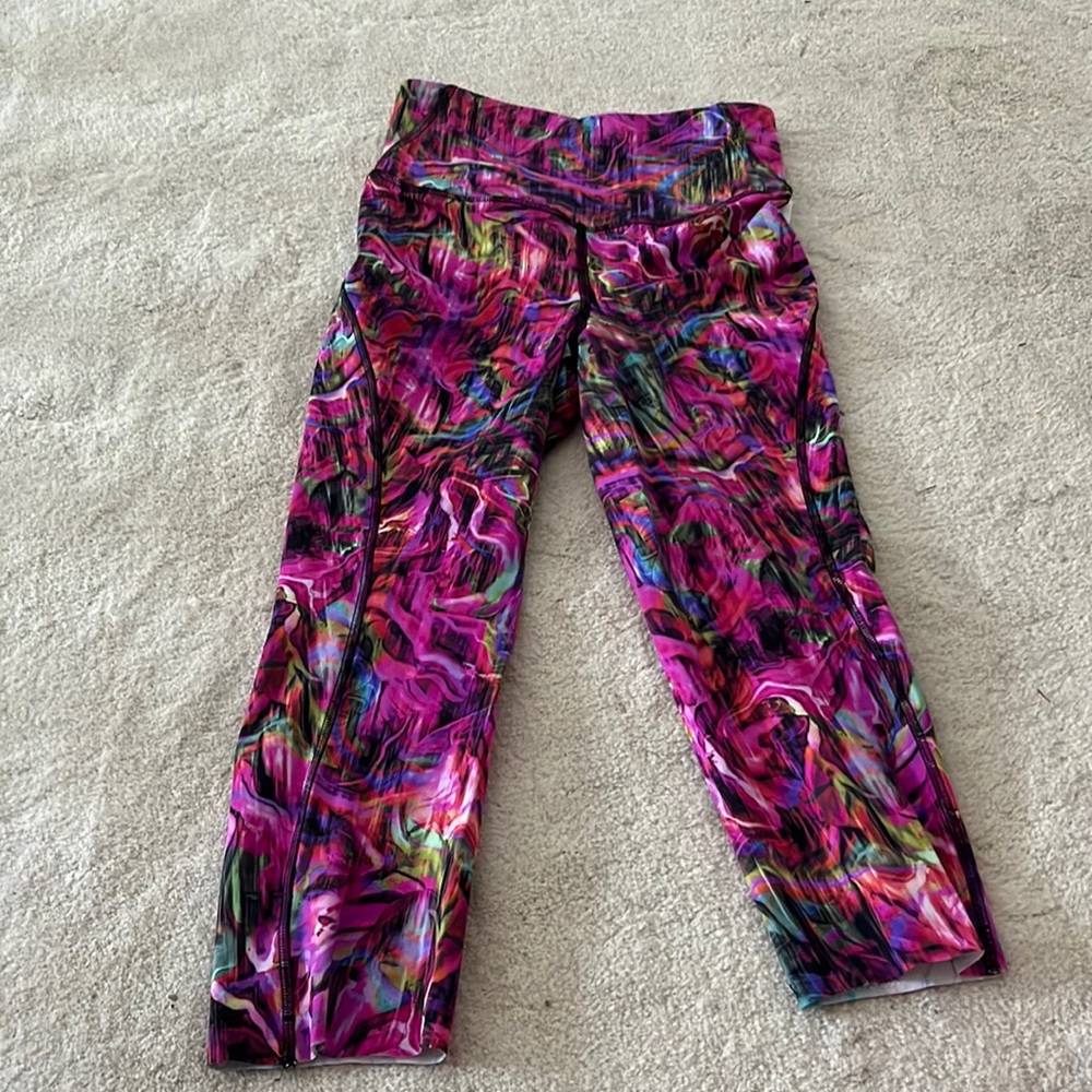Lulu Lemon Base Pace HR Crop 17”, Size 2.